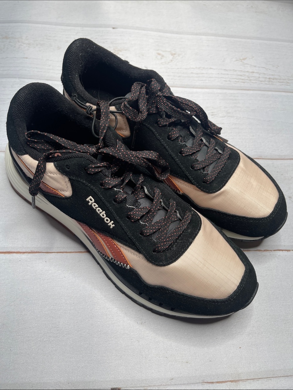 Reebok Sneakers Men’s 10.5 Lace Up Shoes New Black Tan Brown Cream Neutral